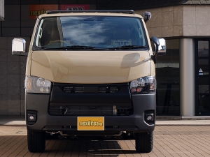 ハイエースバンディーゼル4WD　アースカラーパッケージ４Ｖ６ベージュ