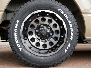 ハイエースバンディーゼル4WD　アースカラーパッケージ４Ｖ６ベージュ