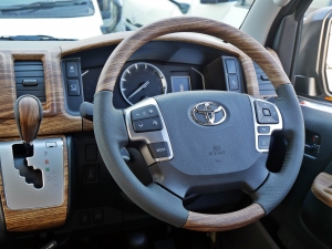ハイエースバンディーゼル4WD　アースカラーパッケージ４Ｖ６ベージュ