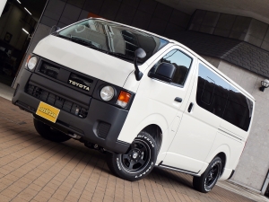 ハイエースバンDX　4WD　ディーゼル　丸目
