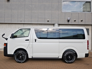 ハイエースバンDX　4WD　ディーゼル　丸目