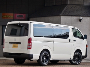 ハイエースバンDX　4WD　ディーゼル　丸目