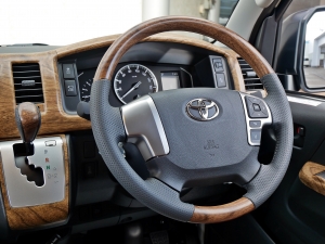 ハイエースバンDX　4WD　ディーゼル　丸目