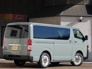 ハイエースバンディーゼル4WD　アースカラーパッケージ６Ｘ３アーバンカーキ