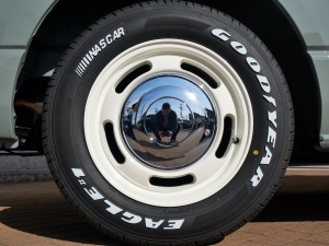 ハイエースバンディーゼル4WD　アースカラーパッケージ６Ｘ３アーバンカーキ