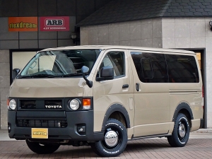 ハイエースＶディーゼル4WD　4V6ベージュ