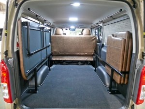ハイエースバンディーゼル4WD　4V6ベージュ