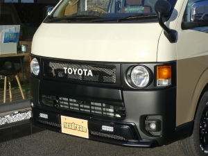 ハイエースバン４ＷＤ S-GL『FD-classic丸目換装』
