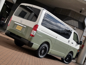 ハイエースバンディーゼル4WD　丸目カスタム　ネオクラシック