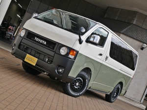 ハイエースバンディーゼル4WD　丸目カスタム　ネオクラシック