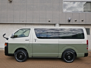 ハイエースバンディーゼル4WD　丸目カスタム　ネオクラシック