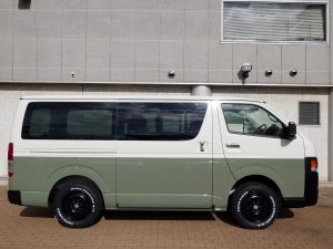 ハイエースバンディーゼル4WD　丸目カスタム　ネオクラシック