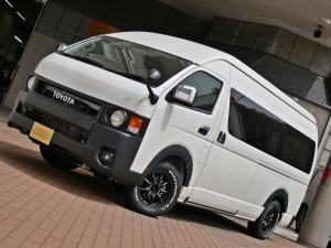ハイエースバン新車アウトレットスパロン　4WD　ディーゼル