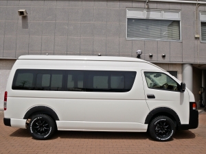 ハイエースバン新車アウトレットスパロン　4WD　ディーゼル
