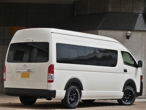 ハイエースバン新車アウトレットスパロン　4WD　ディーゼル