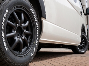 ハイエースバン新車アウトレットスパロン　4WD　ディーゼル