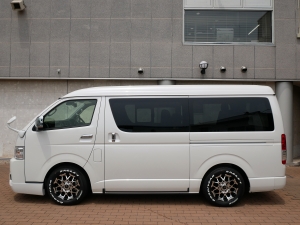 ハイエースワゴン１０人乗り　車中泊できる街乗り仕様車