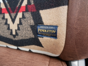 デリカＤ５新車デリカD5　PENDLETONシートカバー
