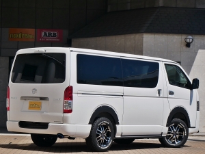 ハイエースバン新車一部改良後　ディーゼル四駆