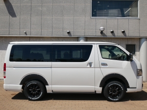 ハイエースバン新車一部改良後　ディーゼル四駆