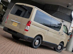 ハイエースバンディーゼル4WD　アースカラーパッケージ4V6ベージュ