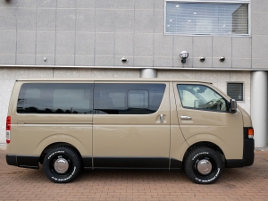ハイエースバンディーゼル4WD　アースカラーパッケージ4V6ベージュ