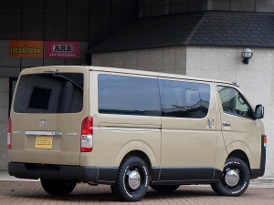 ハイエースバンディーゼル4WD　アースカラーパッケージ4V6ベージュ