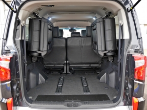 デリカＤ５新車アウトレット三菱デリカD：5　Ｐ