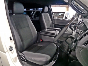 ハイエースバン新車一部改良後　ディーゼル四駆　４WD