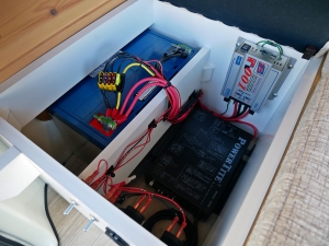 ハイエースバンDX　4WD　ディーゼル　丸目