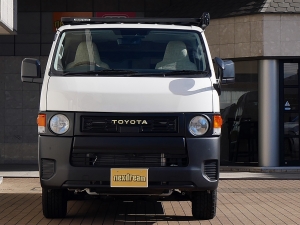 ハイエースバンDX　4WD　ディーゼル　丸目