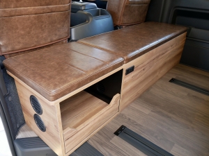 ハイエースワゴングラキャン　FD-BOX W03　車中泊