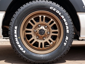 ハイエースワゴングラキャン　FD-BOX W03　車中泊