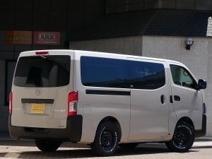 キャラバンキャラバンマイルーム　車中泊のできる街乗り仕様車