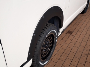 ハイエースワゴン車中泊　キャンピング仕様　オフロード
