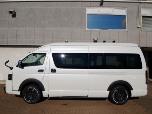 ハイエースワゴン車中泊　キャンピング仕様　オフロード