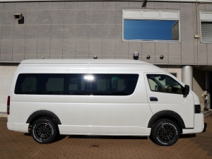 ハイエースワゴン車中泊　キャンピング仕様　オフロード