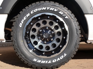 ハイエースワゴン車中泊　キャンピング仕様　オフロード
