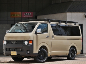 ハイエースバン9型　ディーゼル4WD　丸目
