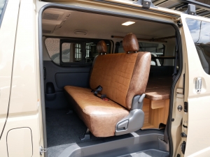 ハイエースバン9型　ディーゼル4WD　丸目