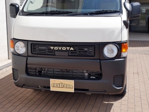 ハイエースバン新車ハイエースDX　丸目カスタム