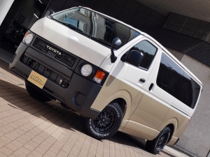 ハイエースバン新車ハイエースDX　丸目カスタム