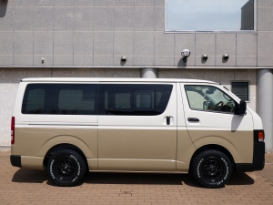 ハイエースバン新車ハイエースDX　丸目カスタム