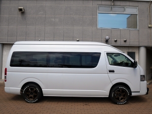 ハイエースワゴン１０人乗り　車中泊できる街乗り仕様車