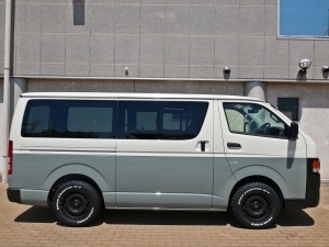 ハイエースバン新車ハイエースDX　丸目カスタム