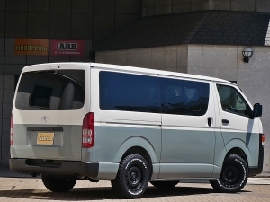 ハイエースバン新車ハイエースDX　丸目カスタム