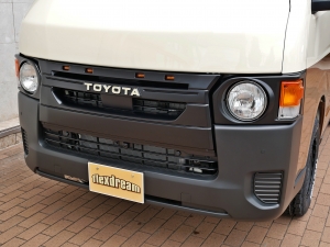 ハイエースバン９型ハイエースDX　丸目カスタム
