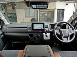 ハイエースバン９型ハイエースDX　丸目カスタム