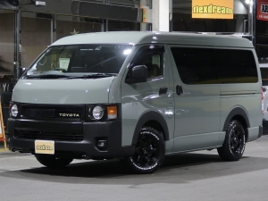 ９型ハイエース　丸目カスタム　ベッド付き