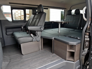ハイエースワゴン新車カスタムコンプリート
